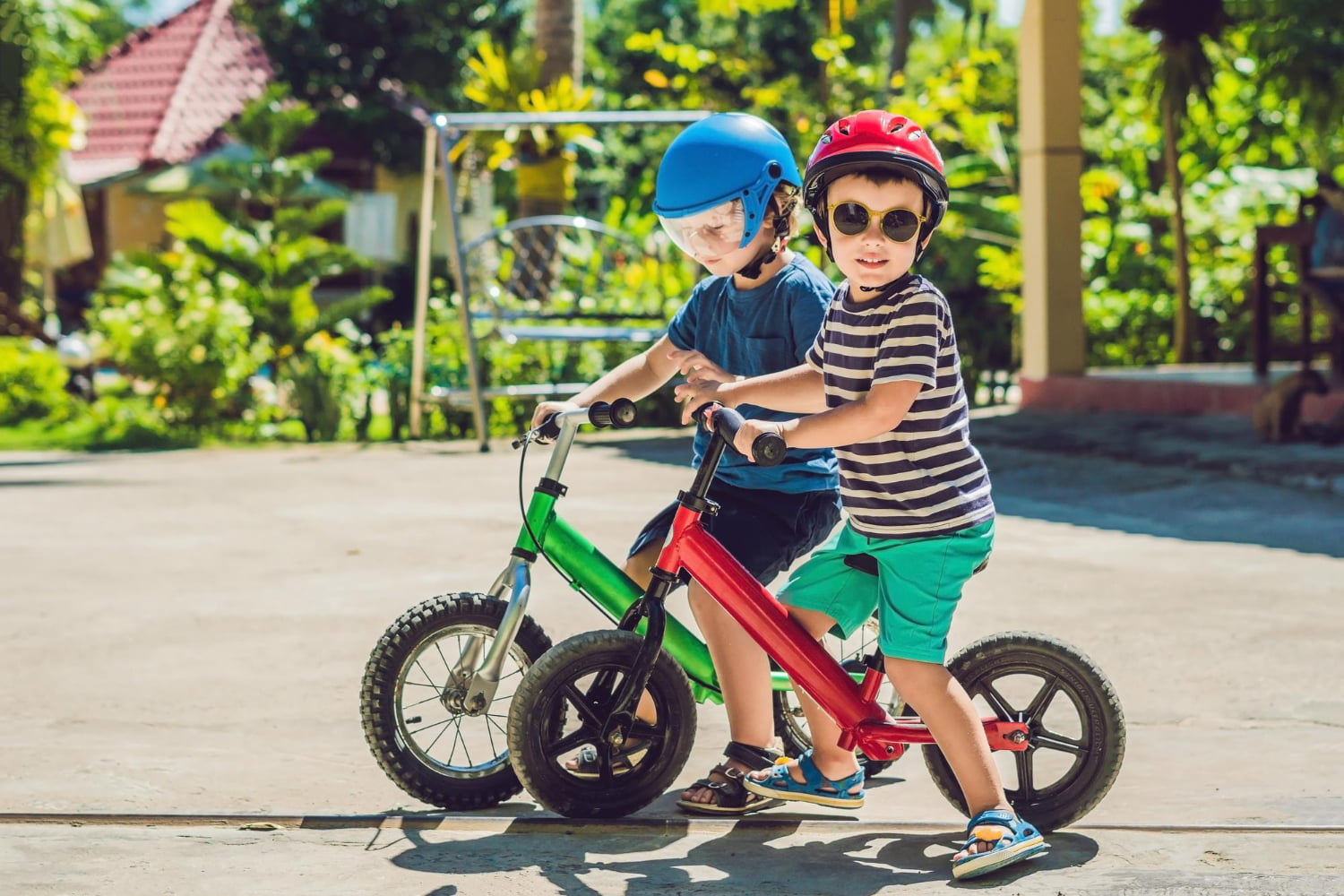 Which bike for your child? Tricycle or balance bike?